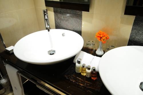 Imagen de la habitación del Hotel Munyonyo Commonwealth Resort. Foto 6