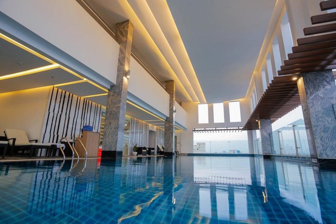 Imagen de la piscina del Hotel Muong Thanh Grand Sai Gon Centre. Foto 9