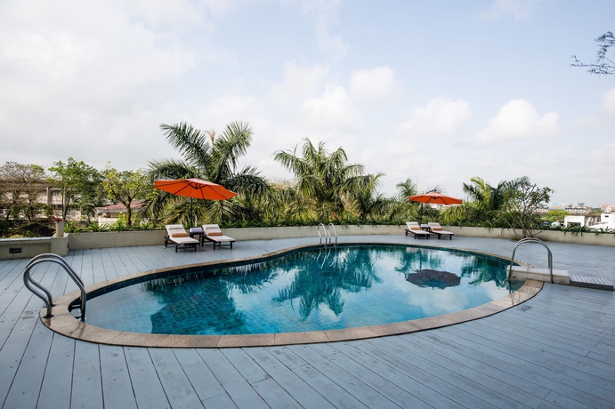 Imagen de la piscina del Hotel Muong Thanh Holiday Hue. Foto 16