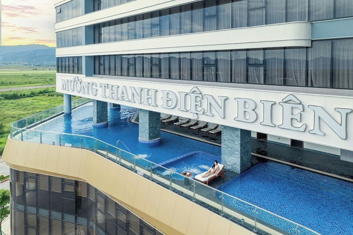 Imagen de la piscina del Hotel Muong Thanh Luxury Dien Bien. Foto 15