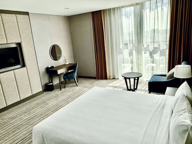 Imagen de la habitación del Hotel Muong Thanh Luxury Saigon. Foto 3