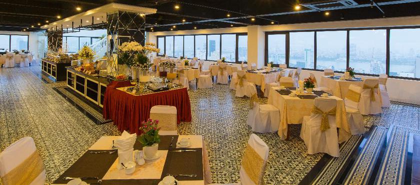 Imagen del bar/restaurante del Hotel Muong Thanh Luxury Song Han Hotel. Foto 2