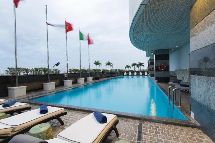 Imagen de la piscina del Hotel Muong Thanh Luxury Song Han Hotel. Foto 20