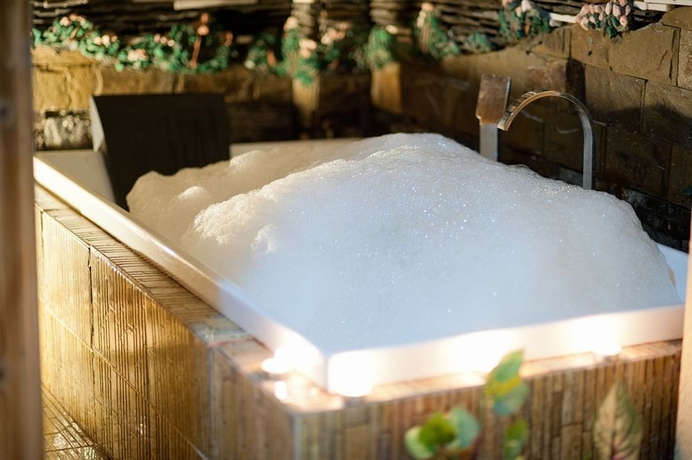 Imagen de la piscina del Hotel Muong Thanh Sapa. Foto 14