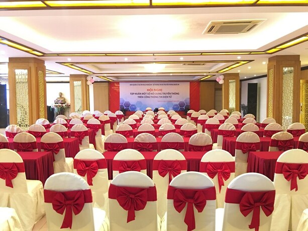Imagen de los interiores del Hotel Muong Thanh Thanh Nien Vinh. Foto 29