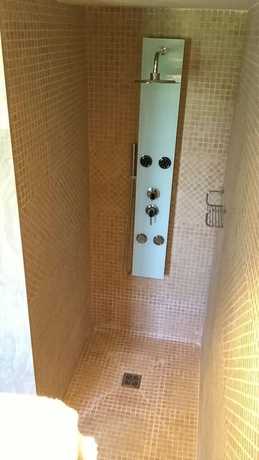 Imagen de la habitación del Hotel Muralleta. Foto 17