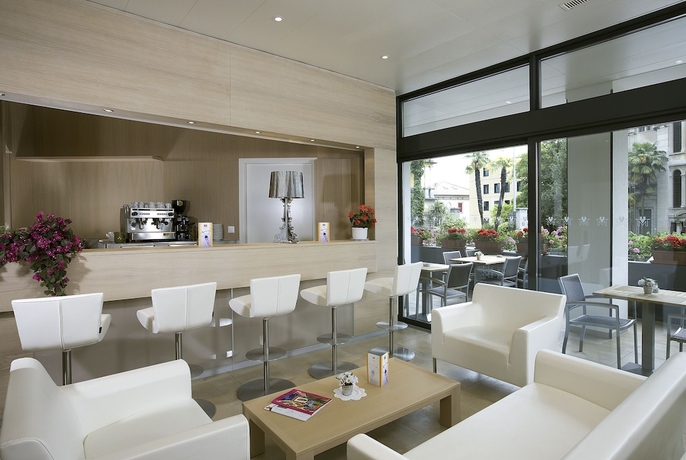 Imagen de los interiores del Hotel Muralto. Foto 18