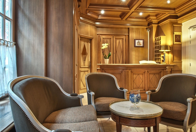 Imagen de los interiores del Hotel Murat. Foto 6