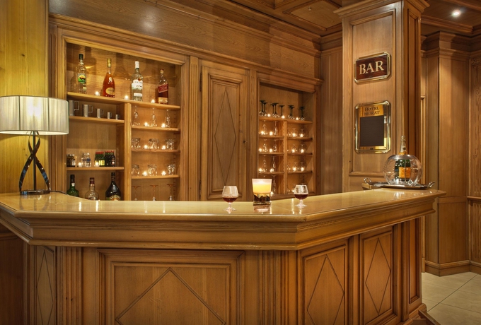 Imagen de los interiores del Hotel Murat. Foto 7