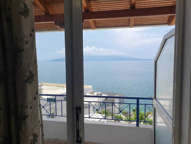 Imagen de la habitación del Hotel Murati Suites Sarande. Foto 19