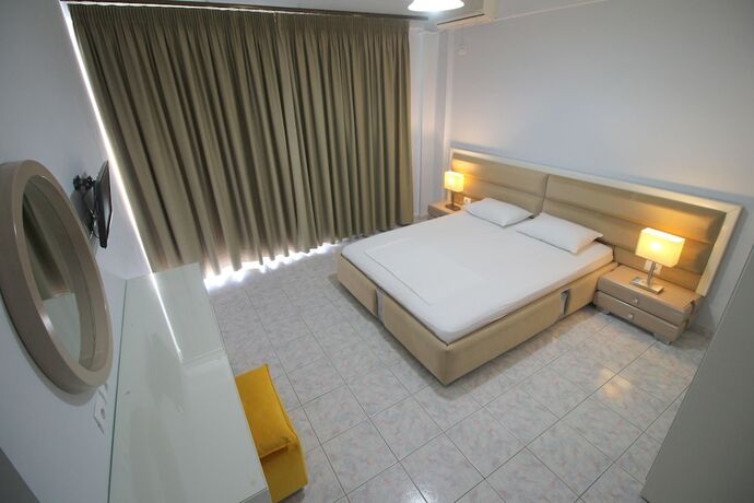 Imagen general del Hotel Murati Suites Sarande. Foto 9