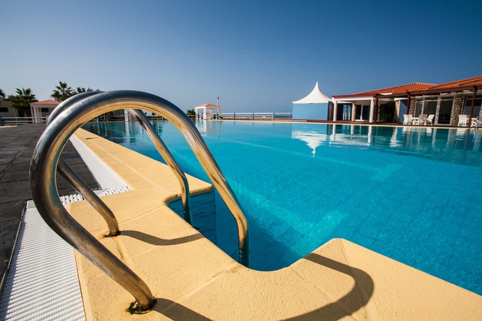 Imagen de la piscina del Hotel Murdeira Village Resort. Foto 6