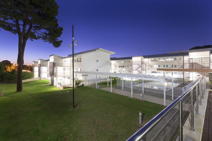 Imagen de los exteriores del Hotel Murdoch University Village. Foto 13