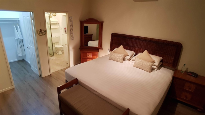 Imagen de la habitación del Hotel Muri Beach Resort. Foto 3