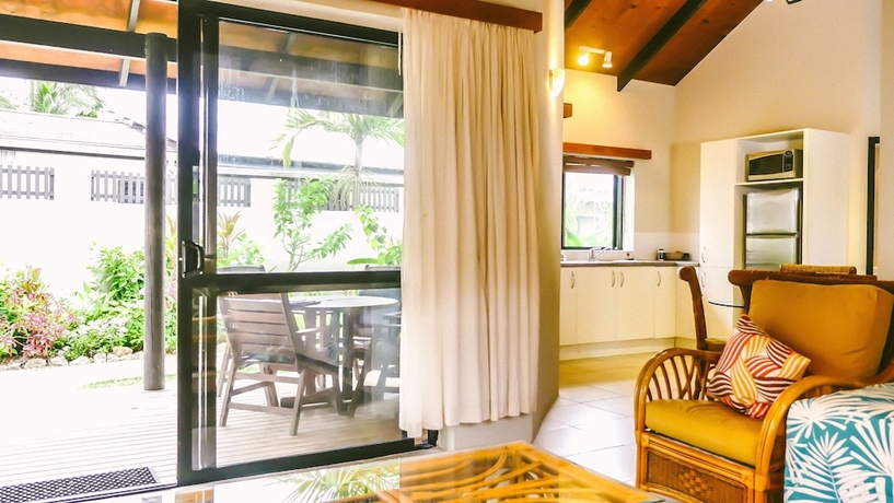 Imagen de la habitación del Hotel Muri Beach Resort. Foto 10