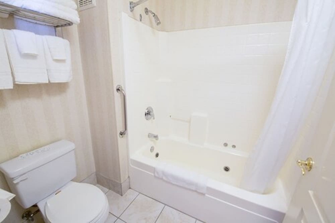 Imagen de la habitación del Hotel Murphys Suites. Foto 6