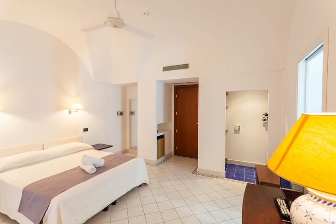 Imagen de la habitación del Hotel Mursia Resort and Spa. Foto 2