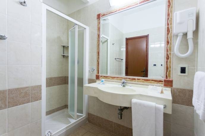 Imagen de la habitación del Hotel Mursia Resort and Spa. Foto 10