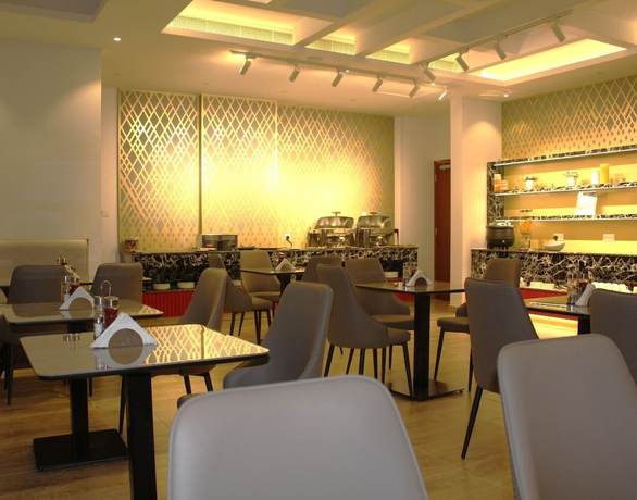 Imagen del bar/restaurante del Hotel Muscat Express. Foto 4