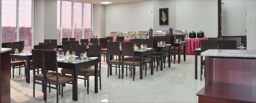 Imagen del bar/restaurante del Hotel Muscat Hills. Foto 5
