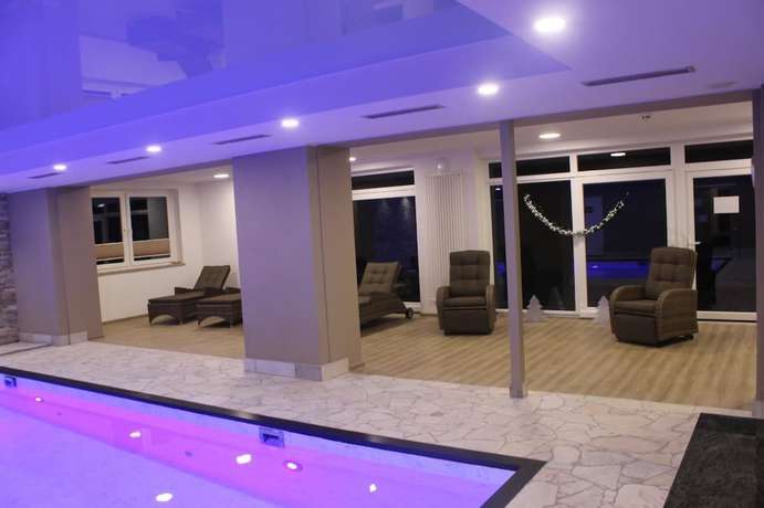 Imagen de la piscina del Hotel Muschinsky. Foto 12