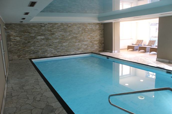 Imagen de la piscina del Hotel Muschinsky. Foto 16