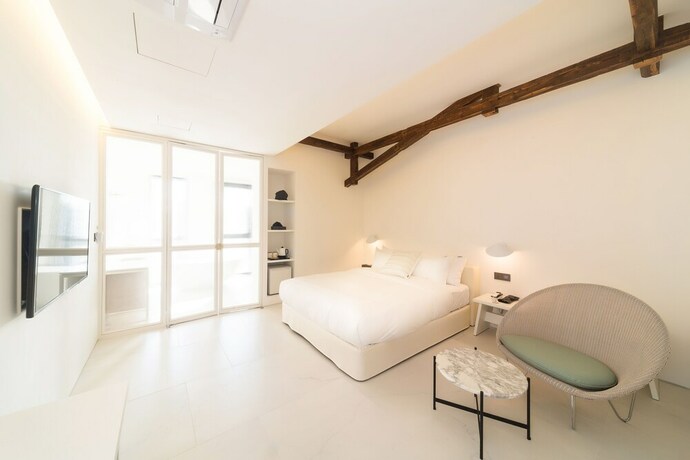 Imagen de la habitación del Hotel Museo. Foto 25