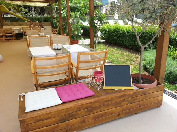 Imagen del bar/restaurante del Hotel Muses. Foto 5