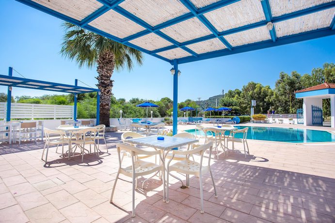 Imagen de la piscina del Hotel Muses, Rodas. Foto 19