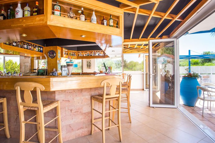 Imagen del bar/restaurante del Hotel Muses, Rodas. Foto 4