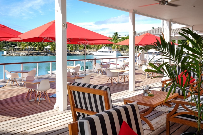 Imagen del bar/restaurante del Hotel Musket Cove Island Resort and Marina. Foto 5