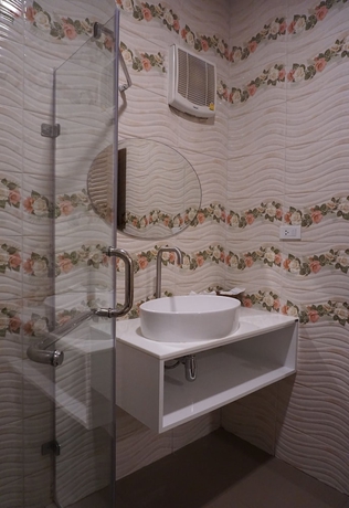 Imagen de la habitación del Hotel Must Come Boutique. Foto 16