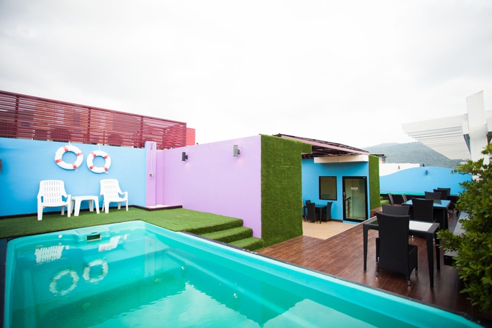 Imagen de la piscina del Hotel Must Sea Kata. Foto 16