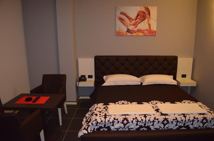 Imagen general del Hotel Mustang hotel Tirana. Foto 4