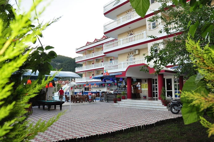 Imagen de los exteriores del Hotel Mustis Royal Plaza. Foto 6