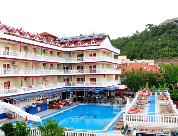 Imagen de los exteriores del Hotel Mustis Royal Plaza. Foto 7