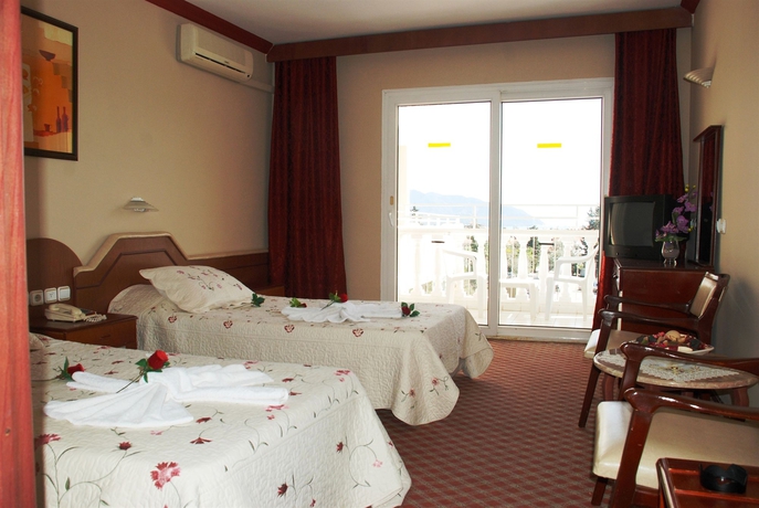 Imagen de la habitación del Hotel Mustis Royal Plaza. Foto 5