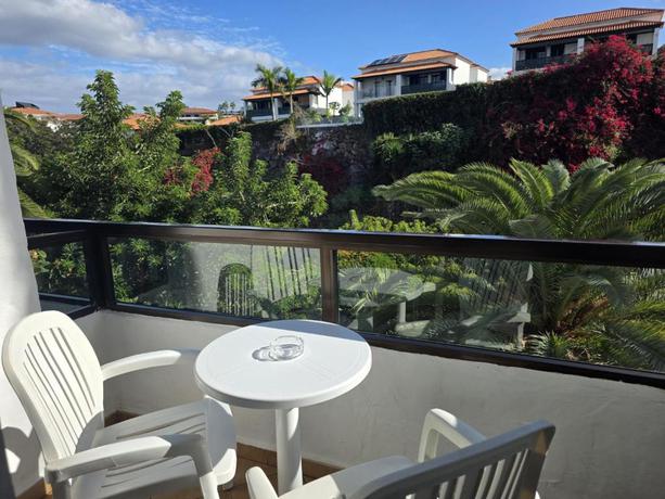 Imagen de los exteriores del Hotel Muthu La Perla Tenerife. Foto 2