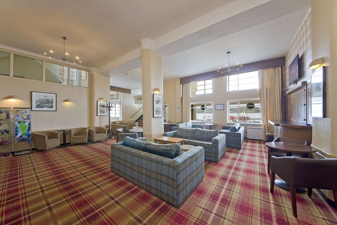 Imagen del bar/restaurante del Hotel Muthu Oban Regent. Foto 2