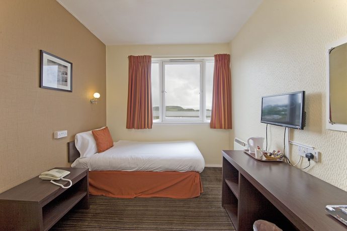 Imagen de la habitación del Hotel Muthu Oban Regent. Foto 13