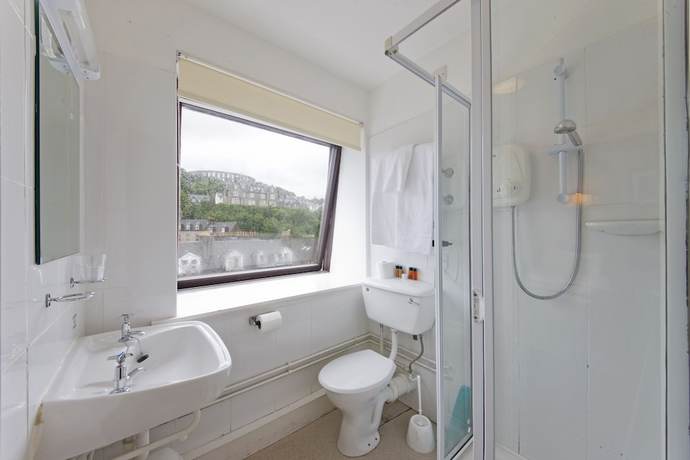 Imagen de la habitación del Hotel Muthu Oban Regent. Foto 15