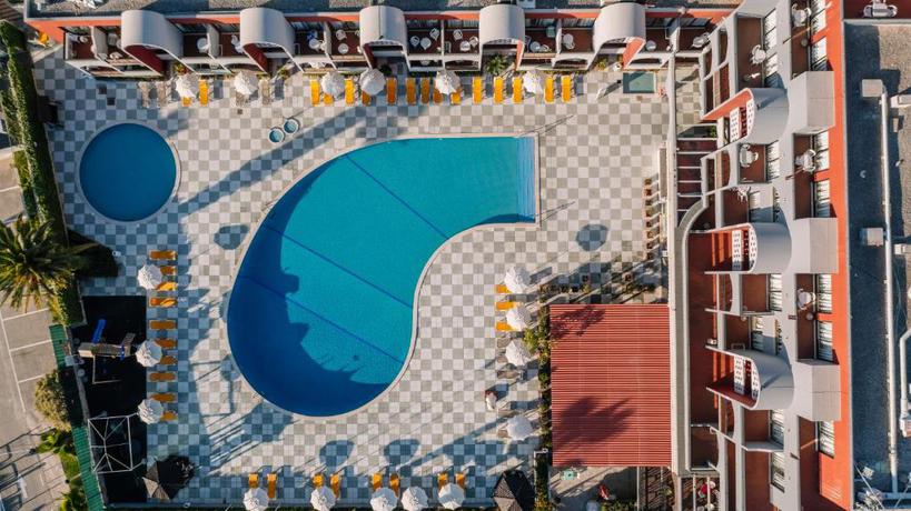 Imagen general del Hotel Muthu Oura Praia. Foto 11