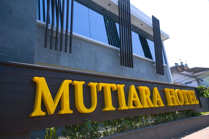 Imagen de los exteriores del Hotel Mutiara, Bandung. Foto 10