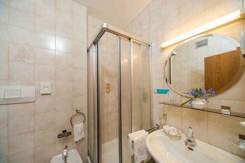 Imagen de la habitación del Hotel M&uuml;hlener Hof. Foto 4