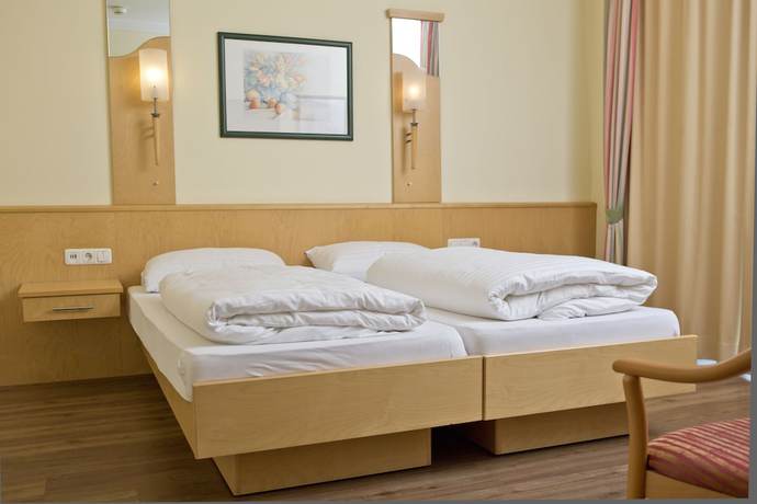 Imagen de la habitación del Hotel M&uuml;llner. Foto 6