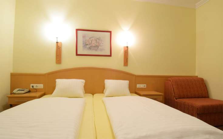 Imagen de la habitación del Hotel M&uuml;llner. Foto 8