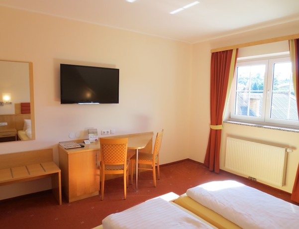 Imagen de la habitación del Hotel M&uuml;llner. Foto 15