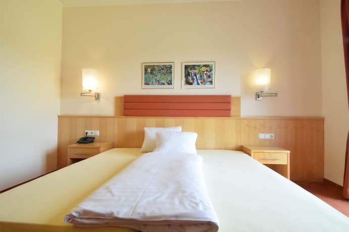 Imagen de la habitación del Hotel M&uuml;llner. Foto 16