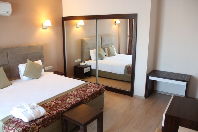 Imagen de la habitación del Hotel My Aegean Star. Foto 3