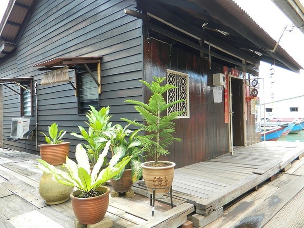 Imagen de los exteriores del Hotel My Chew Jetty. Foto 10